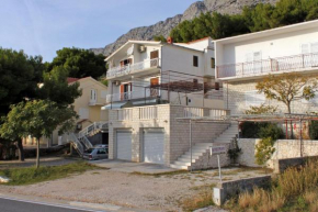 Apartments with a parking space Medici, Omis - 7483